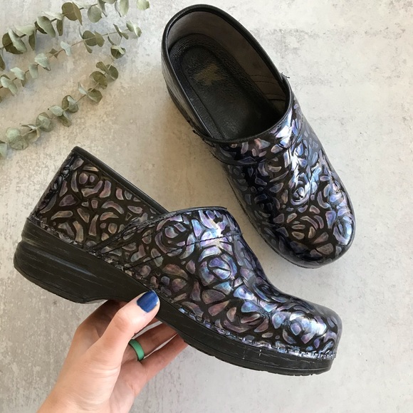 dansko night rose